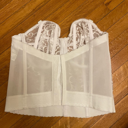 36D bustier