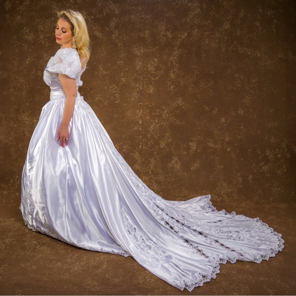 Wedding gown