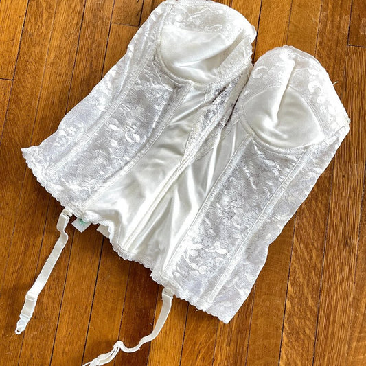 38 B bustier
