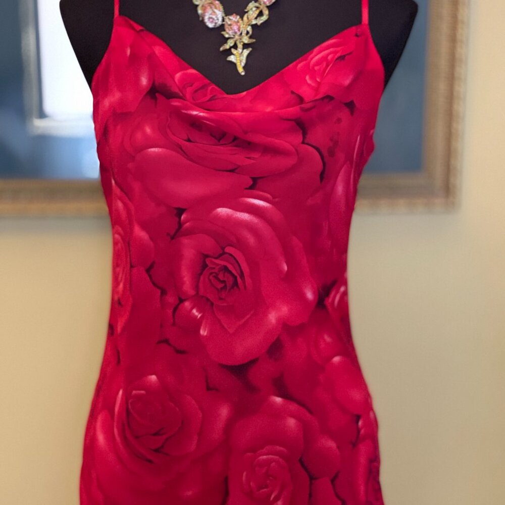 Red rose nightgown Large