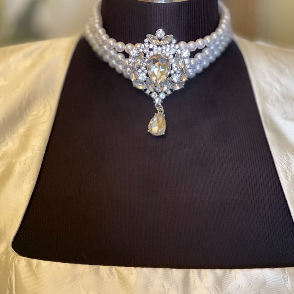 Regal wedding gown